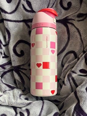 Owala Special Edition Valentines FreeSip Waterbottle❣️💕